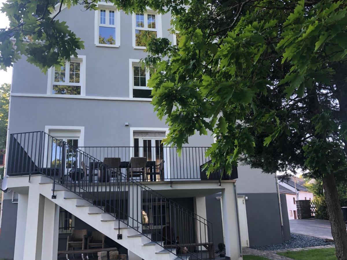 Mein Eifel Ferienhaus Altes Pfarrhaus Кроненбург Экстерьер фото